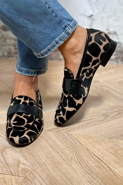 Elegant Black Loafers for Women with Penny Toe Style