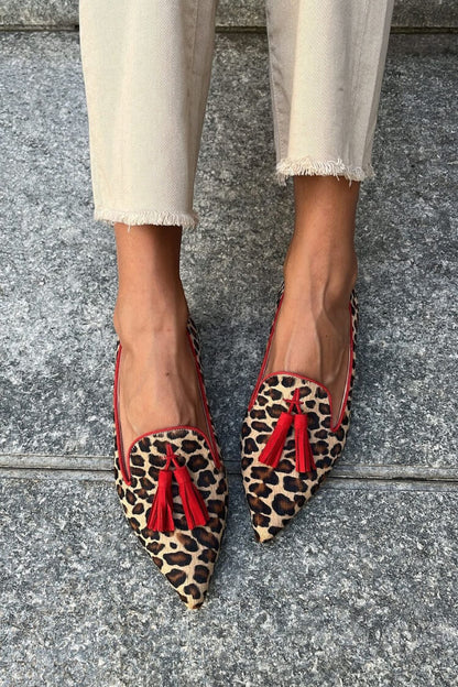 Stylish Leopard Print Flats for Women with Tassel Detail Style
