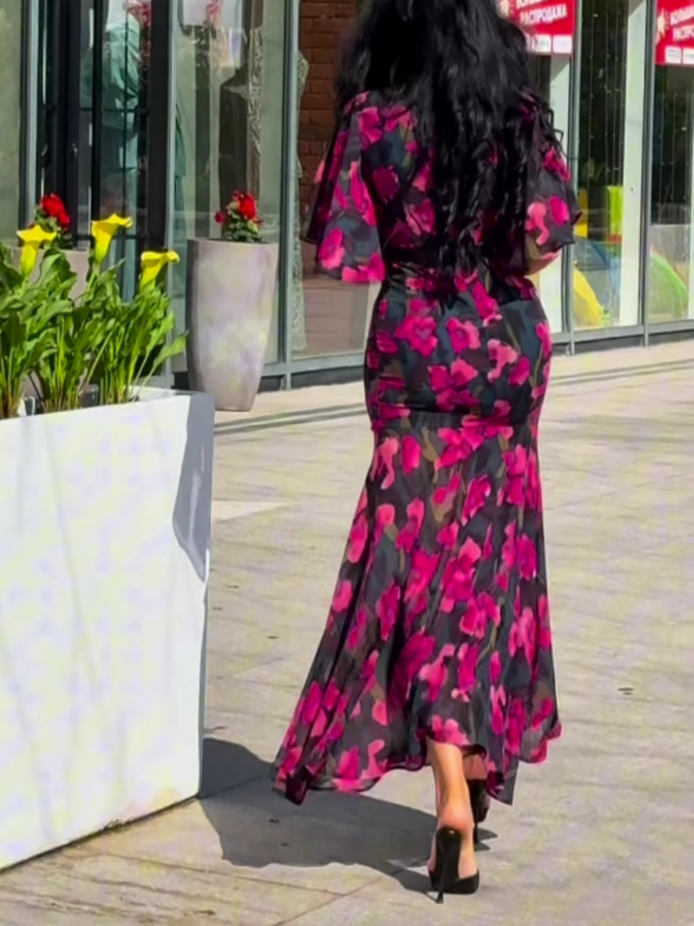 Effortless Floral Maxi Dress for Women with V Neck Style