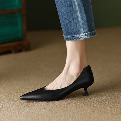 Elegant Wedding Shoes for Women with Kitten Heel Style