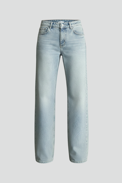 Stylish Relaxed Light Blue Jeans for Women with High Waist Style