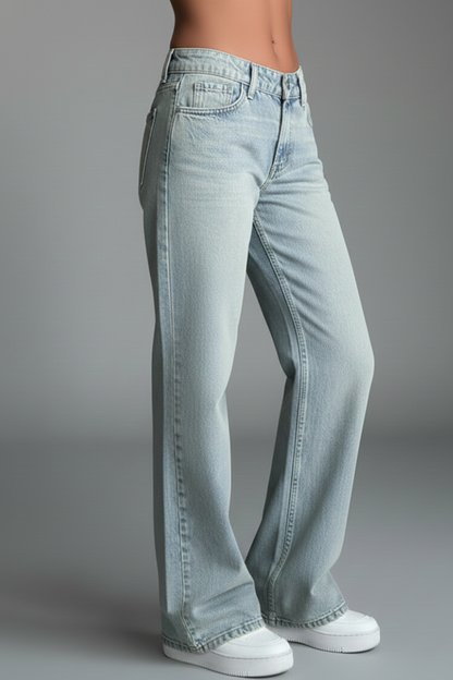 Stylish Relaxed Light Blue Jeans for Women with High Waist Style