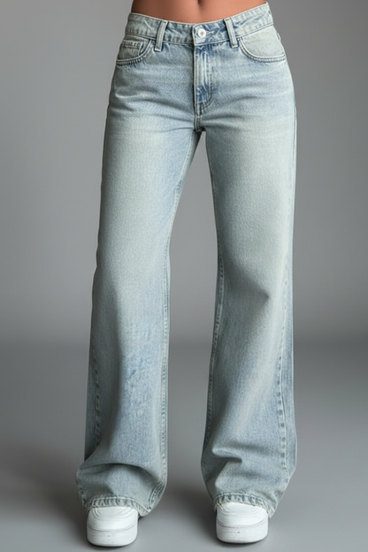 Stylish Relaxed Light Blue Jeans for Women with High Waist Style