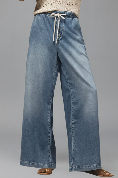 Effortless Relaxed Light Blue Jeans for Women with Elastic Waist Style