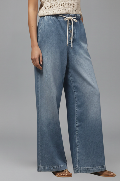 Effortless Relaxed Light Blue Jeans for Women with Elastic Waist Style