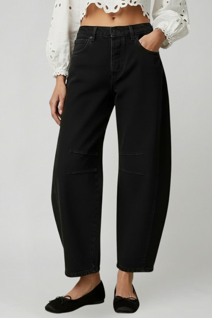 Stylish Relaxed Jeans for Women with Mid Waist Style