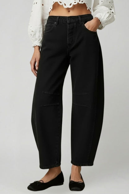 Stylish Relaxed Jeans for Women with Mid Waist Style
