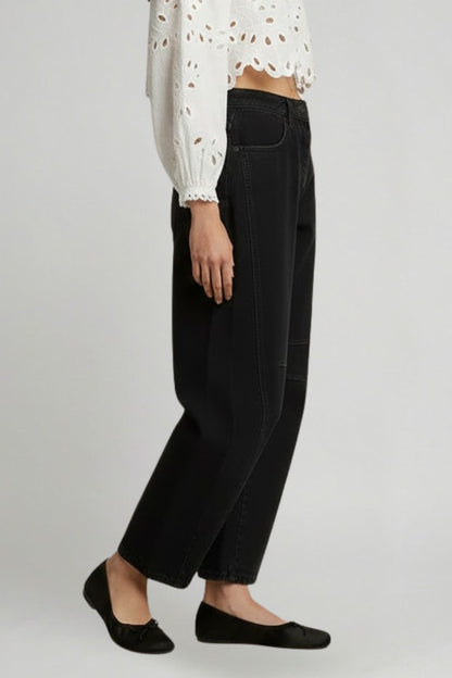 Stylish Relaxed Jeans for Women with Mid Waist Style