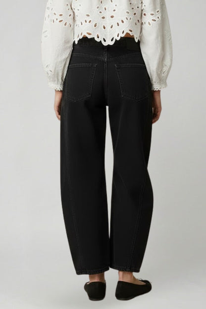 Stylish Relaxed Jeans for Women with Mid Waist Style