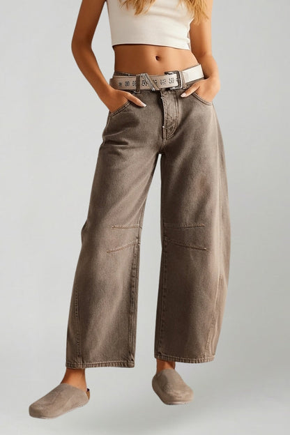 Stylish Relaxed Jeans for Women with Mid Waist Style