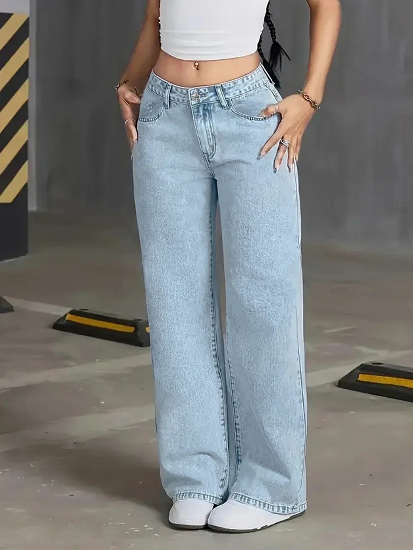 Stylish Relaxed Low Rise Blue Jeans for Women