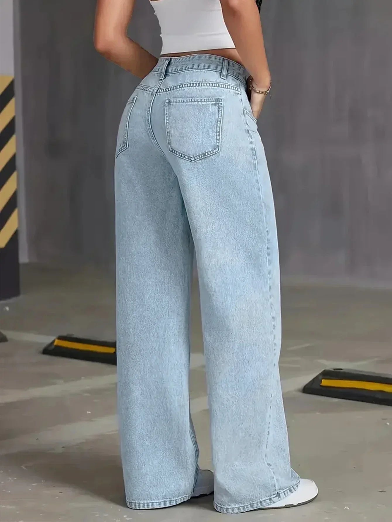 Stylish Relaxed Low Rise Blue Jeans for Women